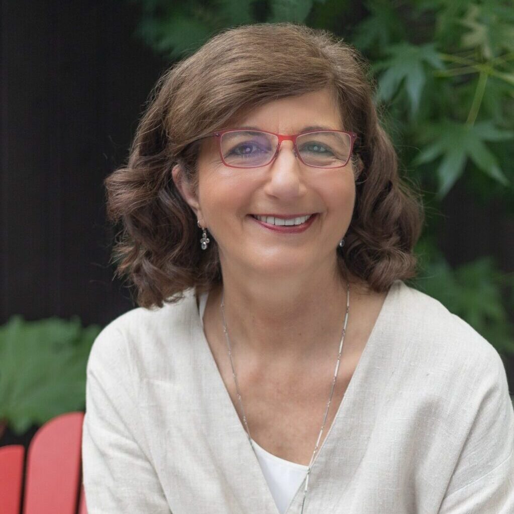 WEB - MonikaBecker-6303-Edit-2 WEB - MonikaBecker-6303-Edit-2